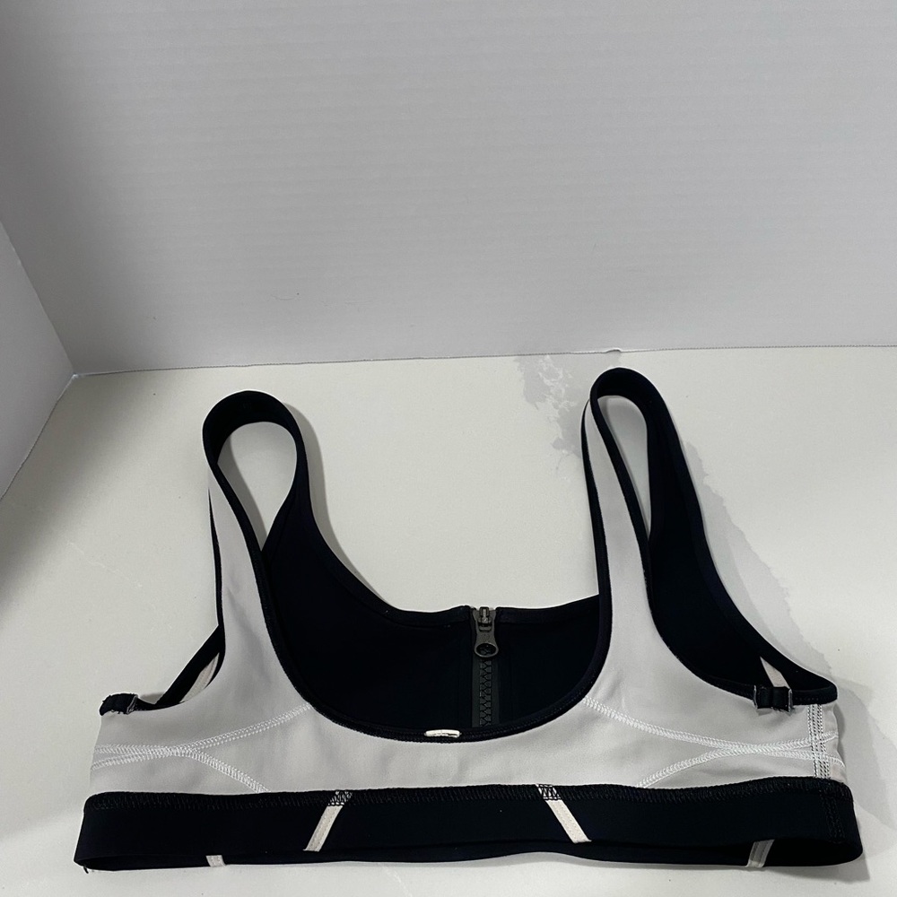 Lululemon front zip black sports bra, size tag missing looks to be a small - Picture 2 of 6
